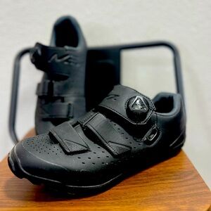 Shimano ME4 clip shoes